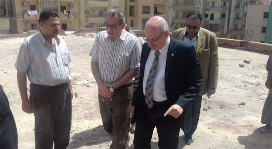 زيارة مفاجئة لرئيس جامعة الزقازيق لأعمال صيانة المركز الثقافى الاجتماعى (2)