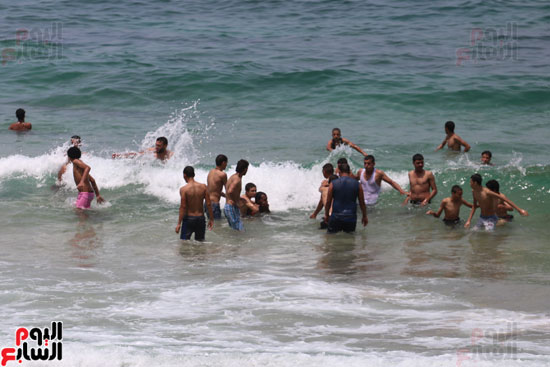شواطئ الإسكندرية فى شم النسيم (2)