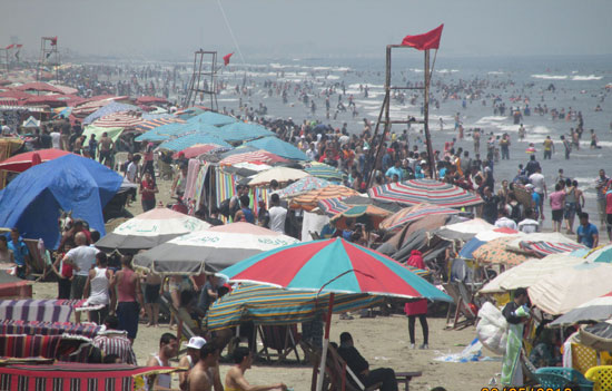 توافد المواطنين على شواطئ بورسعيد (2)