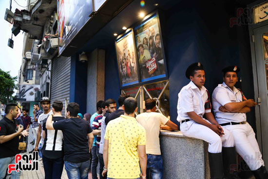 اقبال المواطنيين على السينمات فى شم النسيم  (36)