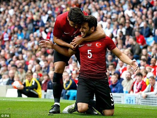 مباراة-إنجلترا-وتركيا-الودية-(3)