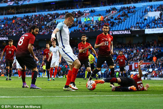 مباراة-إنجلترا-وتركيا-الودية-(6)