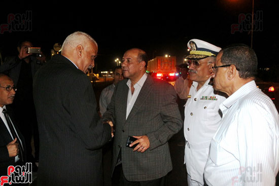 محافظ السويس ومدير الأمن يتفقدان حالة الأمن بنفق الشهيد أحمد حمدى (2)