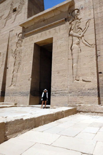 سائحة أمريكية تنشر صورها أثناء رحلتها لمصر (5)