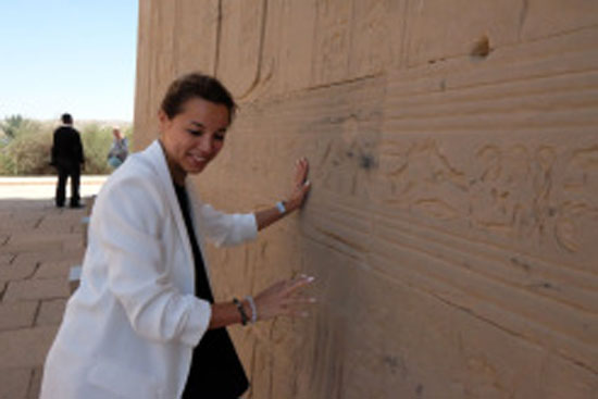 سائحة أمريكية تنشر صورها أثناء رحلتها لمصر (8)
