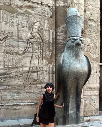 سائحة أمريكية تنشر صورها أثناء رحلتها لمصر (9)