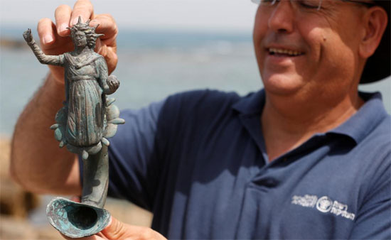اكتشاف كنوز رومانية عمرها 1600 عام على السواحل الفلسطينية (2)