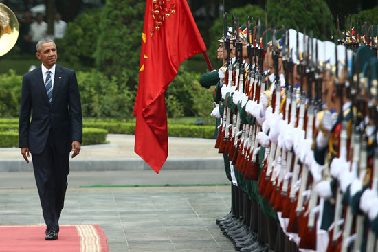 الرئيس الأمريكى يصل إلى فيتنام  (1)