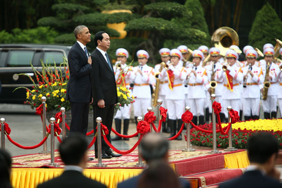 الرئيس الأمريكى يصل إلى فيتنام  (2)