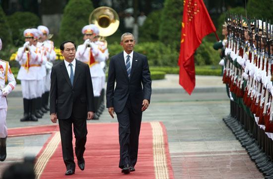 الرئيس الأمريكى يصل إلى فيتنام  (4)