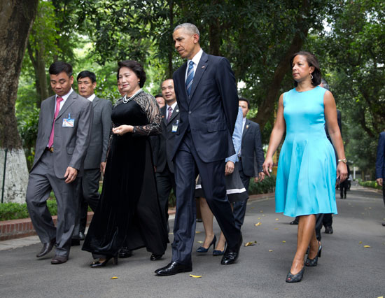 الرئيس الأمريكى يصل إلى فيتنام  (5)