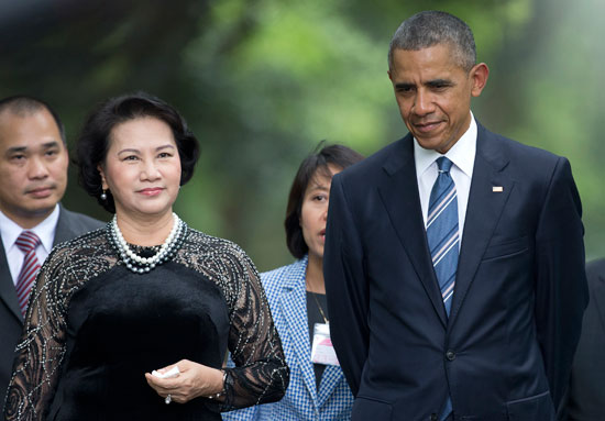 الرئيس الأمريكى يصل إلى فيتنام  (7)