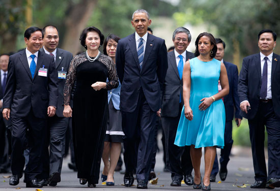 الرئيس الأمريكى يصل إلى فيتنام  (9)
