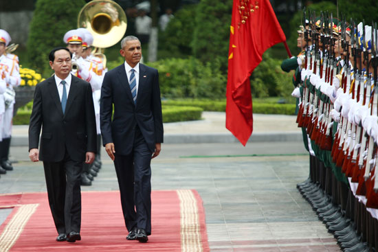 الرئيس الأمريكى يصل إلى فيتنام  (10)