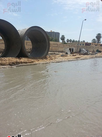 مياه الصرف تغرق منطقة المندرة بالاسكندرية  (1)