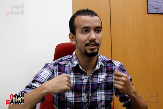 عبد الناصر فراج طالب بالفرقة الثالثة كلية الهندسة جامعة حلوان (1)