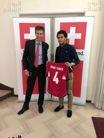 عمر-جابر-مع-السفير-السويسرى-(2)