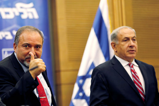 ليبرمان ينضم للحكومة الاسرائيلية ويشغل منصب وزير الدفاع