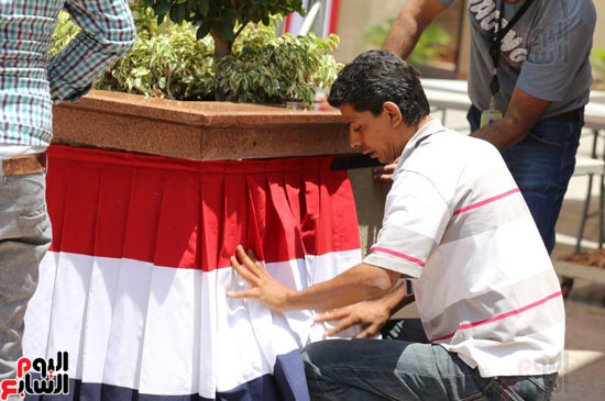 استعداد السفارة الأمريكية بالقاهرة لعيد الاستقلال الـ240 (2)