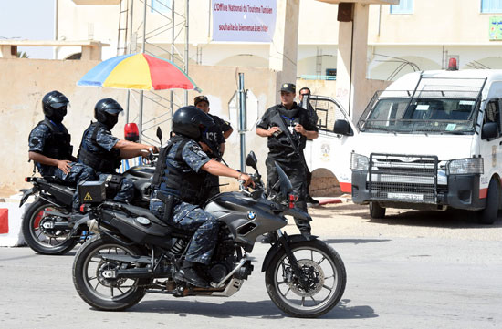 تونس تشدد الإجراءات الأمنية مع بدء موسم الحج اليهودى بمدينة جربة (7)