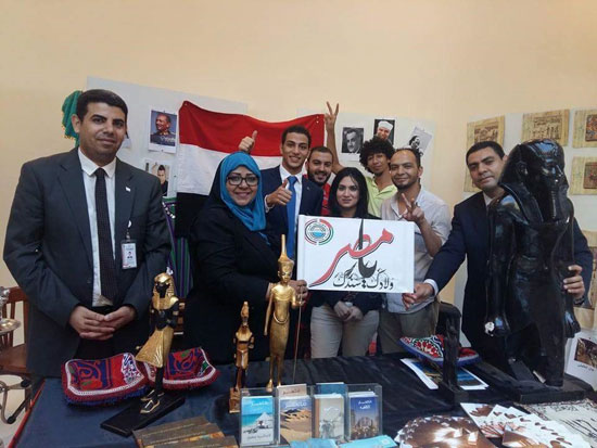 مصريون بالإمارات يدعمون مصر للطيران  (11)