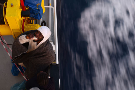 سفينة اكواريوس فسحة أمل للمهاجرين سعيا وراء الحلم الأوروبى (5)