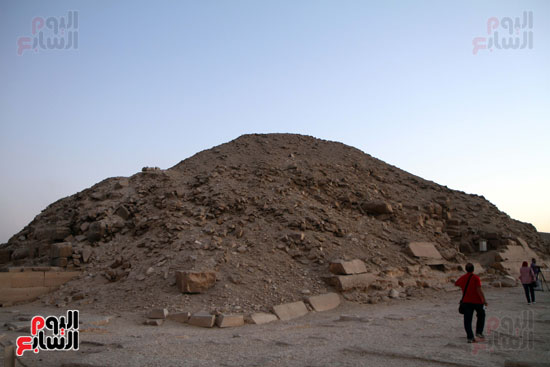 وزير الآثار يفتتح هرم أوناس و3 مقابر بسقارة (1)