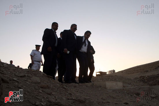 وزير الآثار يفتتح هرم أوناس و3 مقابر بسقارة (18)