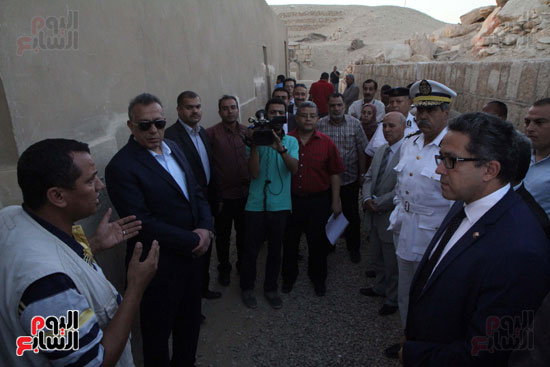 وزير الآثار يفتتح هرم أوناس و3 مقابر بسقارة (20)