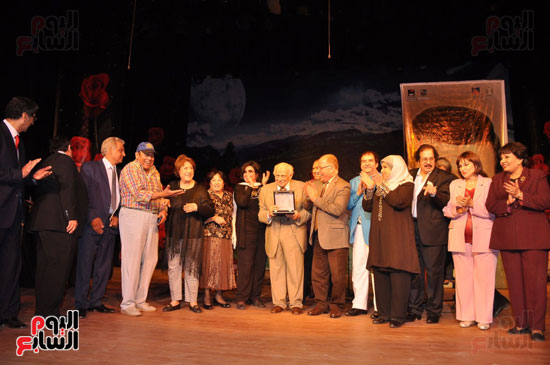تكريم القدير رشوان توفيق بحضور نجوم المسرح المصرى ورواده  (60)