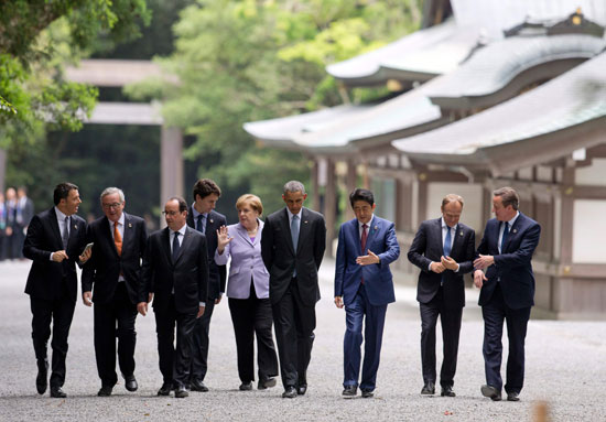  رئيس وزراء اليابان يصطحب زعماء مجموعة الـ7 لمزار دينى قبل انطلاق القمة (1)
