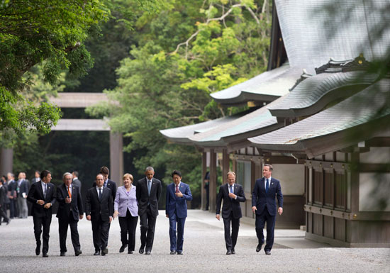  رئيس وزراء اليابان يصطحب زعماء مجموعة الـ7 لمزار دينى قبل انطلاق القمة (2)