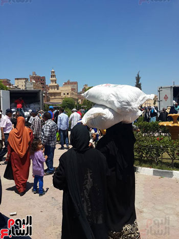 توزيع 3500 جوال للسلع الغذائية غرب الإسكندرية (5)