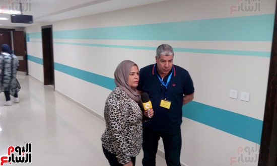 أحمد شوبير ونواب الأقصر يصلون لمستشفى الأورام بالمحافظة  (8)