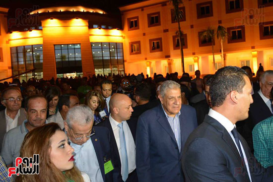 إبراهيم محلب و6 وزراء يفتتحون مستشفى الأورام فى الأقصر  (1)