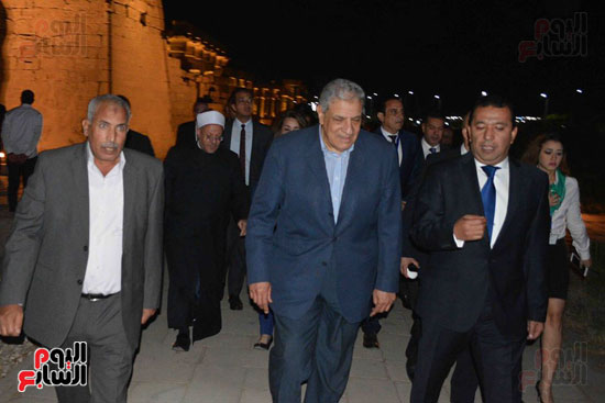إبراهيم محلب و6 وزراء يفتتحون مستشفى الأورام فى الأقصر  (19)