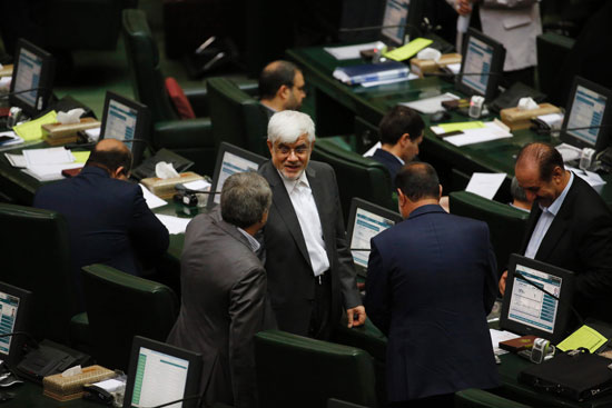 نواب البرلمان الإيرانى يؤدون اليمين بحضور روحانى (11)