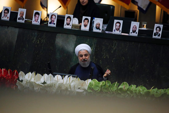 نواب البرلمان الإيرانى يؤدون اليمين بحضور روحانى (3)