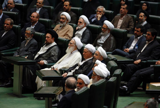 نواب البرلمان الإيرانى يؤدون اليمين بحضور روحانى (5)
