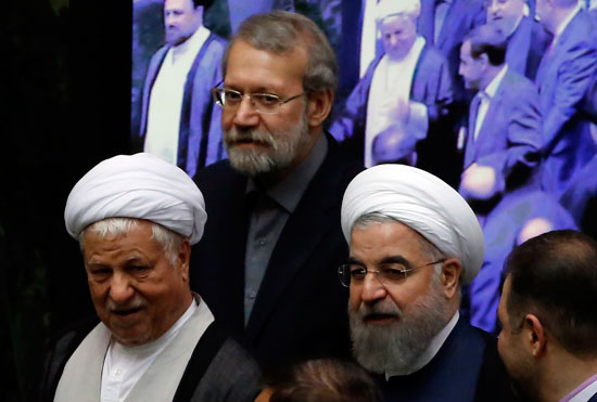 نواب البرلمان الإيرانى يؤدون اليمين بحضور روحانى (15)