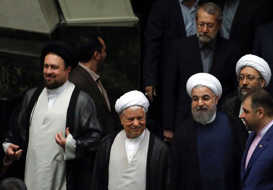 نواب البرلمان الإيرانى يؤدون اليمين بحضور روحانى (16)