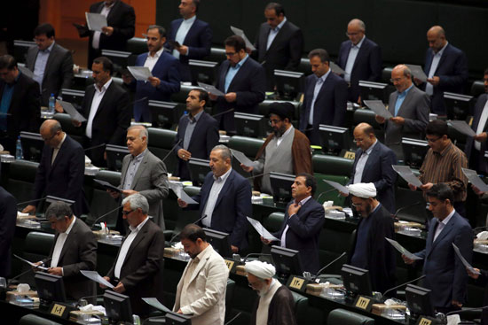 نواب البرلمان الإيرانى يؤدون اليمين بحضور روحانى (19)