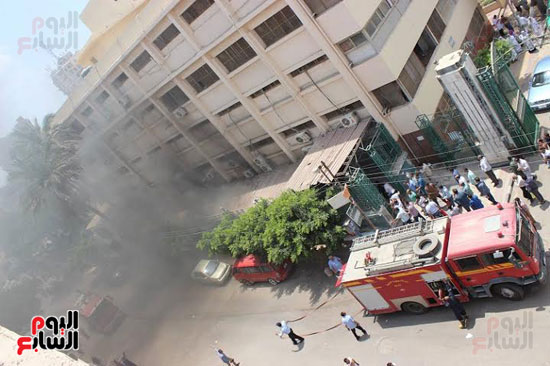 حريق مستشفى الزقازيق الجامعى (2)
