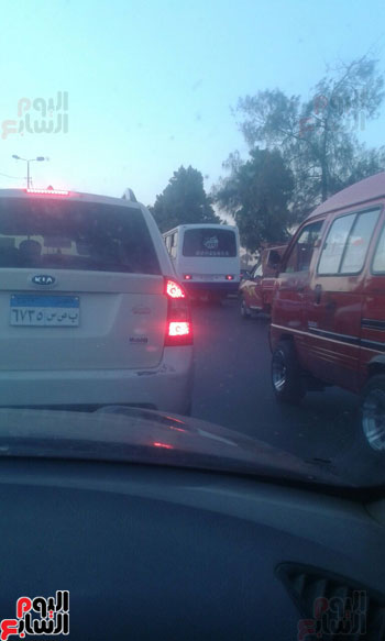 توقف حركة المرور بطريق الإسكندرية الزراعى بسبب تعطل مقطورة (3)
