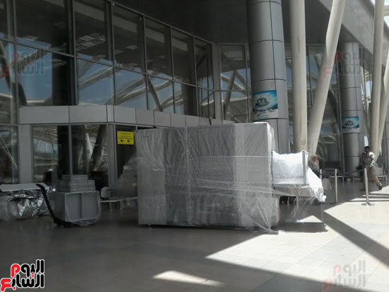 جهاز كشف الحقائب ، مطار القاهره (2)