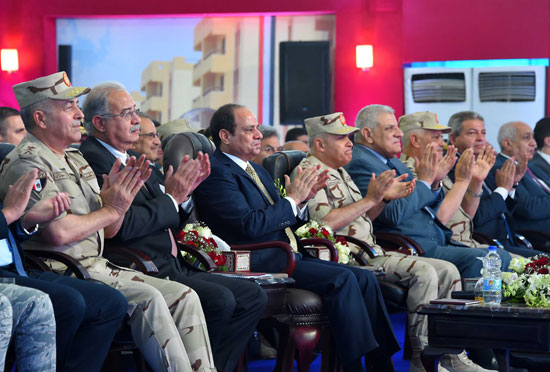 الرئيس السيسى يفتتح مشروع الأسمرات بالمقطم  (17)