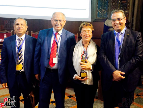 رئيس جامعة المنصورة يشارك بمؤتمر الجامعات العربية الأوروبية (9)