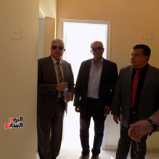 خالد فودة محافظ جنوب سيناء يتفقد مستشفى سانت كاترين (1)