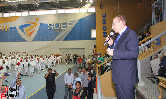  محافظ بنى سويف يشهد نهائى البطولة العربية للمبارزين الجامعيين    (3)