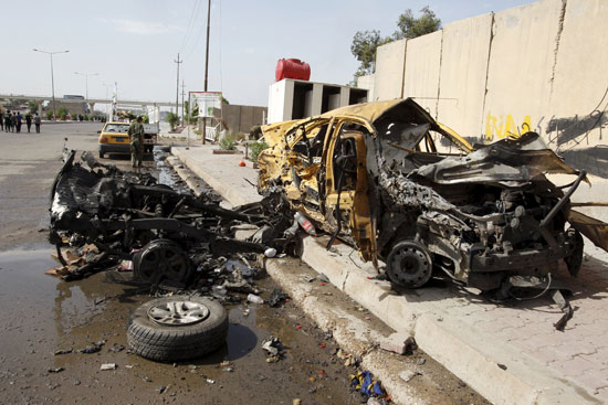 مصرع 4 أشخاص وإصابة 15 آخرين فى تفجير استهدف زوار شيعة ببغداد (1)